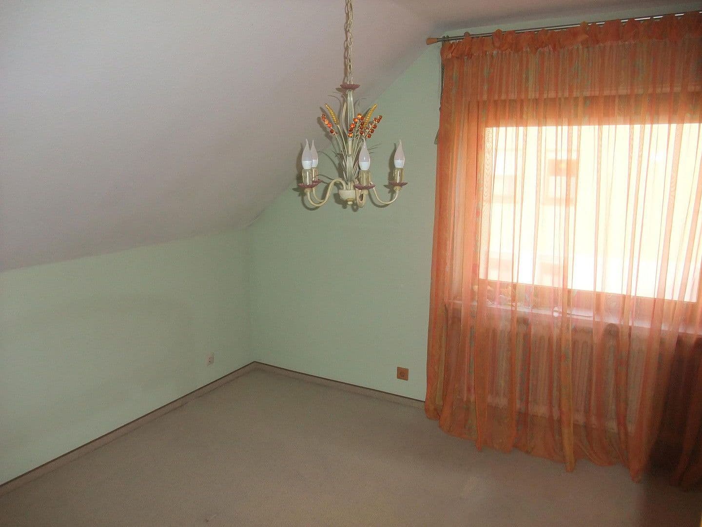 Prodej domu 160 m², pozemek 423 m², Saffig, Porýní-Falc Prodej domu 160 m², pozemek 423 m², Saffig, Porýní-Falc