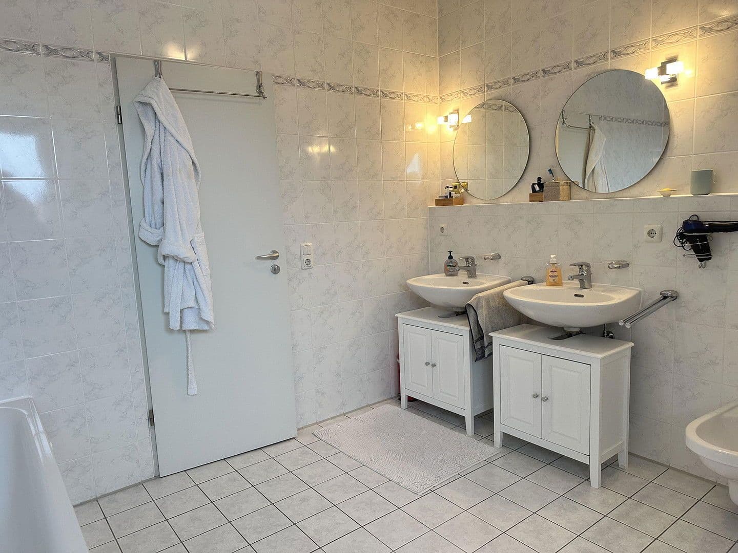 Pronájem bytu 3+1 127 m², Abbachstr. 17, München, Bavorsko Pronájem bytu 3+1 127 m², Abbachstr. 17, München, Bavorsko