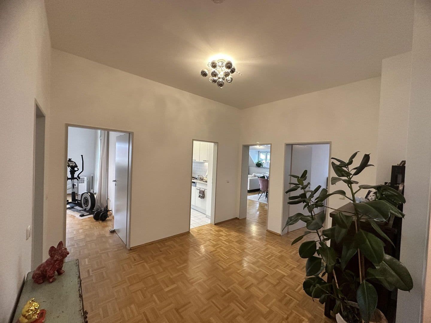 Pronájem bytu 3+1 127 m², Abbachstr. 17, München, Bavorsko Pronájem bytu 3+1 127 m², Abbachstr. 17, München, Bavorsko