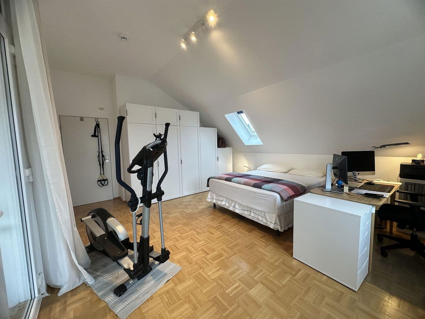 Pronájem bytu 3+1 127 m², Abbachstr. 17, München, Bavorsko Pronájem bytu 3+1 127 m², Abbachstr. 17, München, Bavorsko