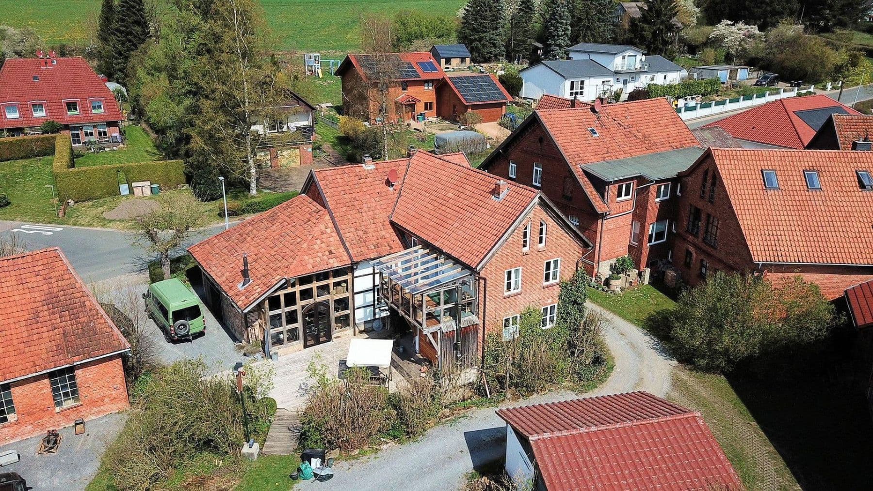 Prodej domu 280 m², pozemek 1.500 m², Lauenauer Straße 39, Bad Münder am Deister, Dolní Sasko Prodej domu 280 m², pozemek 1.500 m², Lauenauer Straße 39, Bad Münder am Deister, Dolní Sasko