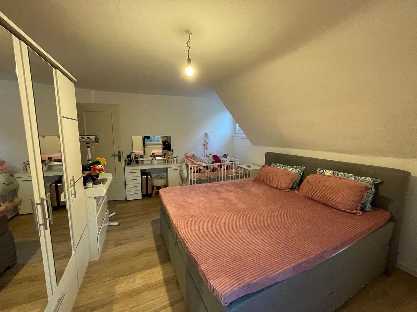 Prodej domu 190 m², pozemek 378 m², Grünerweg 12, Bad Vilbel, Hessen Prodej domu 190 m², pozemek 378 m², Grünerweg 12, Bad Vilbel, Hessen