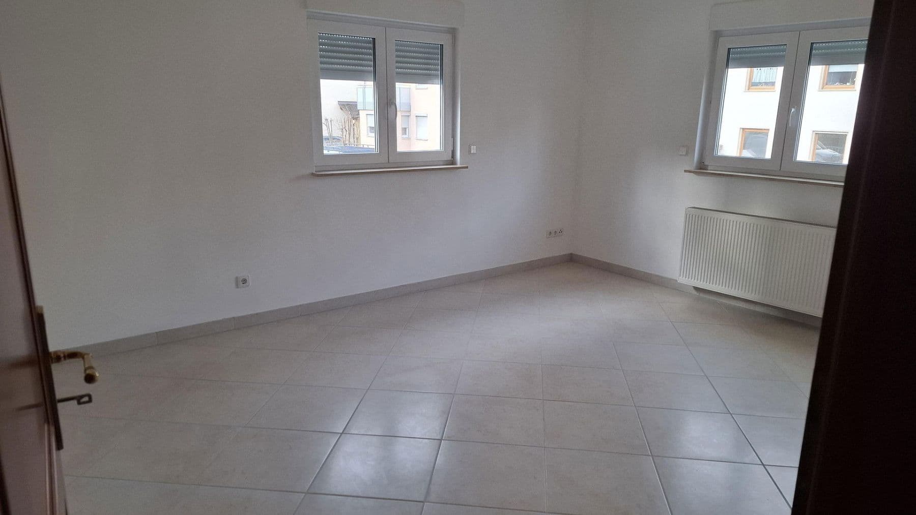 Prodej domu 190 m², pozemek 378 m², Grünerweg 12, Bad Vilbel, Hessen Prodej domu 190 m², pozemek 378 m², Grünerweg 12, Bad Vilbel, Hessen