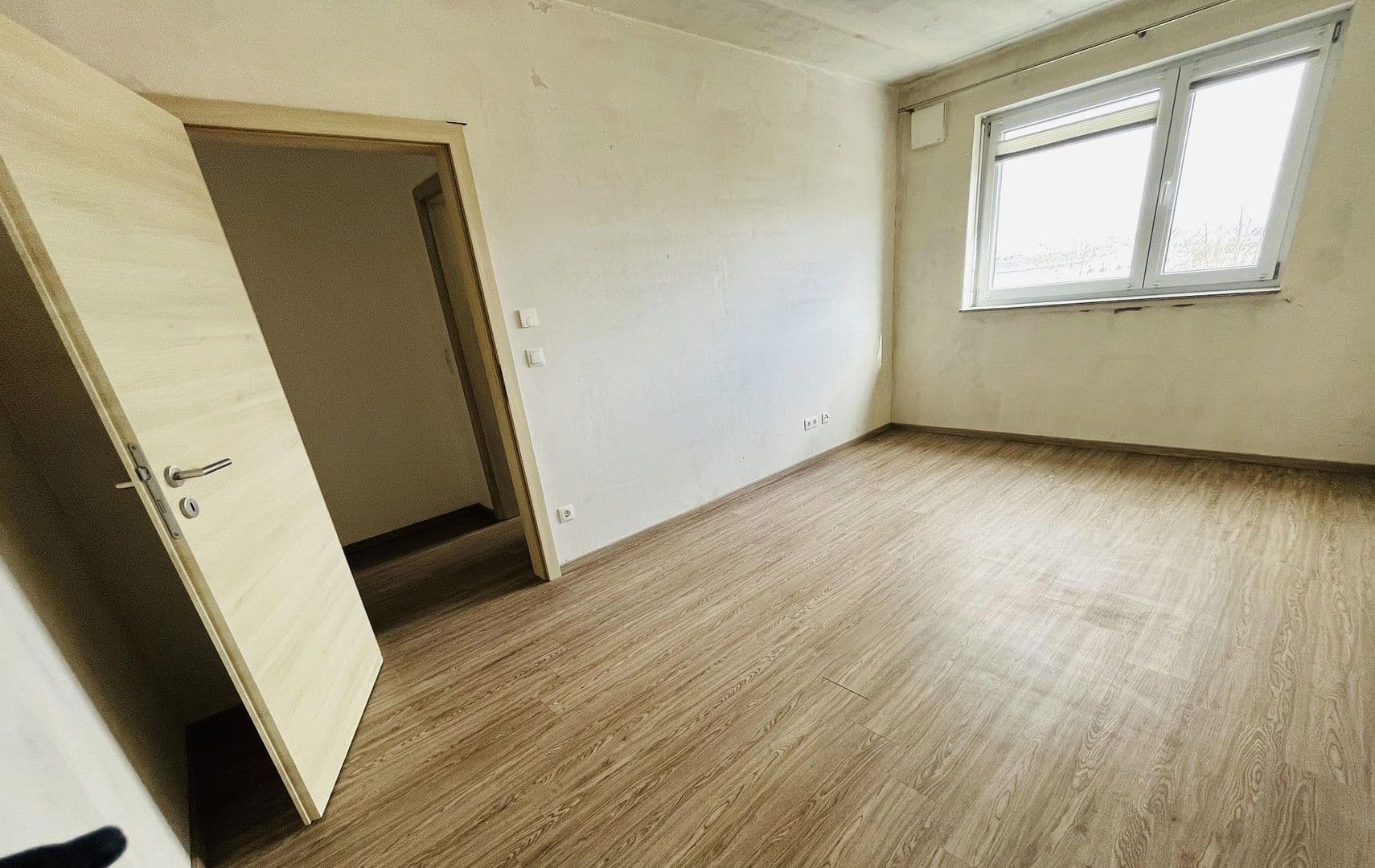 Pronájem bytu 3+1 99 m², Andernach, Porýní-Falc Pronájem bytu 3+1 99 m², Andernach, Porýní-Falc