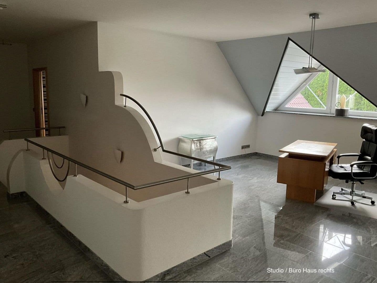 Prodej domu 520 m², pozemek 1.600 m², Dillingen an der Donau, Bavorsko Prodej domu 520 m², pozemek 1.600 m², Dillingen an der Donau, Bavorsko