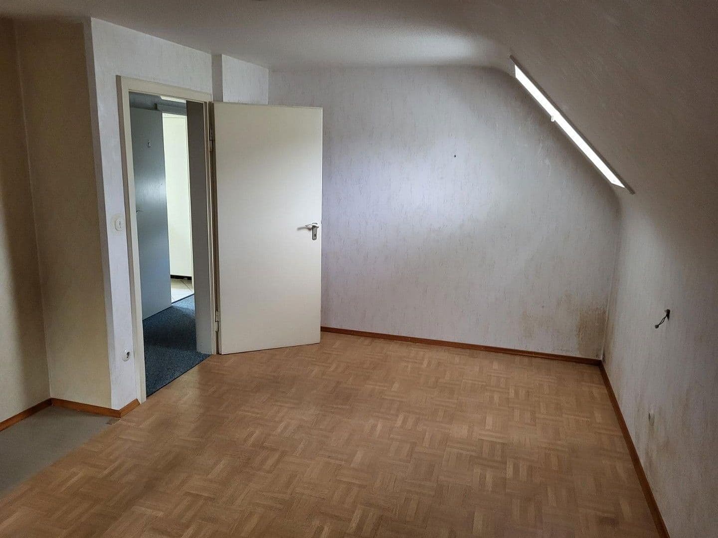 Prodej domu 78 m², pozemek 568 m², Neuenbürg, Bádensko-Württembersko Prodej domu 78 m², pozemek 568 m², Neuenbürg, Bádensko-Württembersko