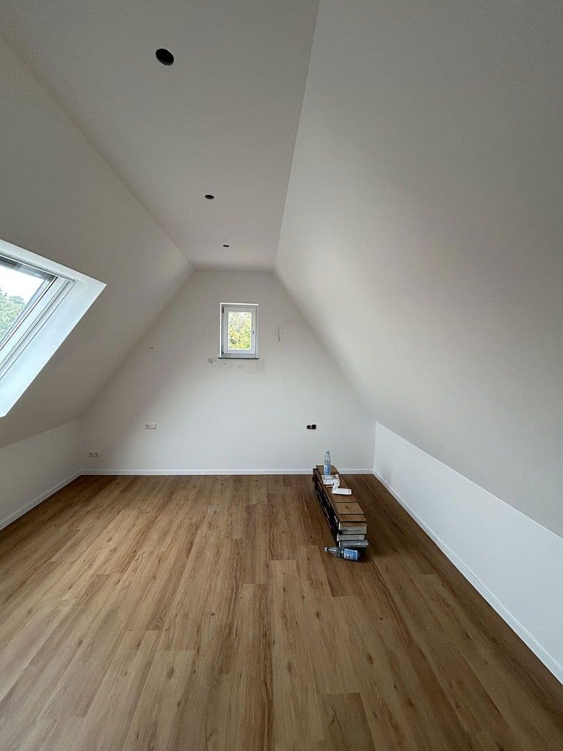 Pronájem bytu 4+kk 128 m², Fronbergstraße 4, Kirchheim am Neckar, Bádensko-Württembersko Pronájem bytu 4+kk 128 m², Fronbergstraße 4, Kirchheim am Neckar, Bádensko-Württembersko