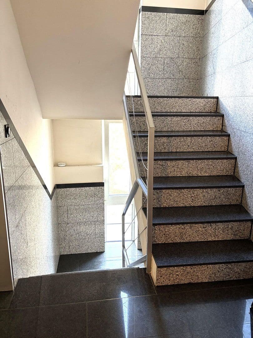 Pronájem bytu 2+kk 86 m², Düsseldorf, Severní Porýní-Vestfálsko Pronájem bytu 2+kk 86 m², Düsseldorf, Severní Porýní-Vestfálsko