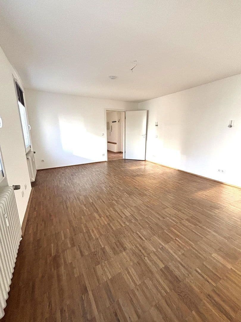 Pronájem bytu 2+kk 86 m², Düsseldorf, Severní Porýní-Vestfálsko Pronájem bytu 2+kk 86 m², Düsseldorf, Severní Porýní-Vestfálsko