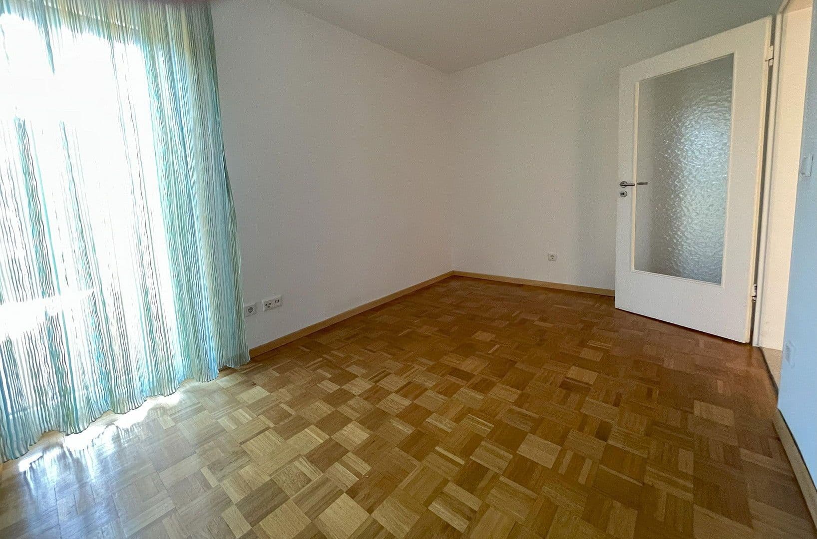 Pronájem bytu 6+1 180 m², Gilching, Bavorsko Pronájem bytu 6+1 180 m², Gilching, Bavorsko