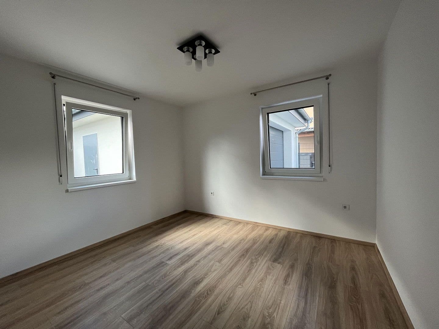 Prodej domu 178 m², pozemek 396 m², Hengersberg, Bavorsko Prodej domu 178 m², pozemek 396 m², Hengersberg, Bavorsko