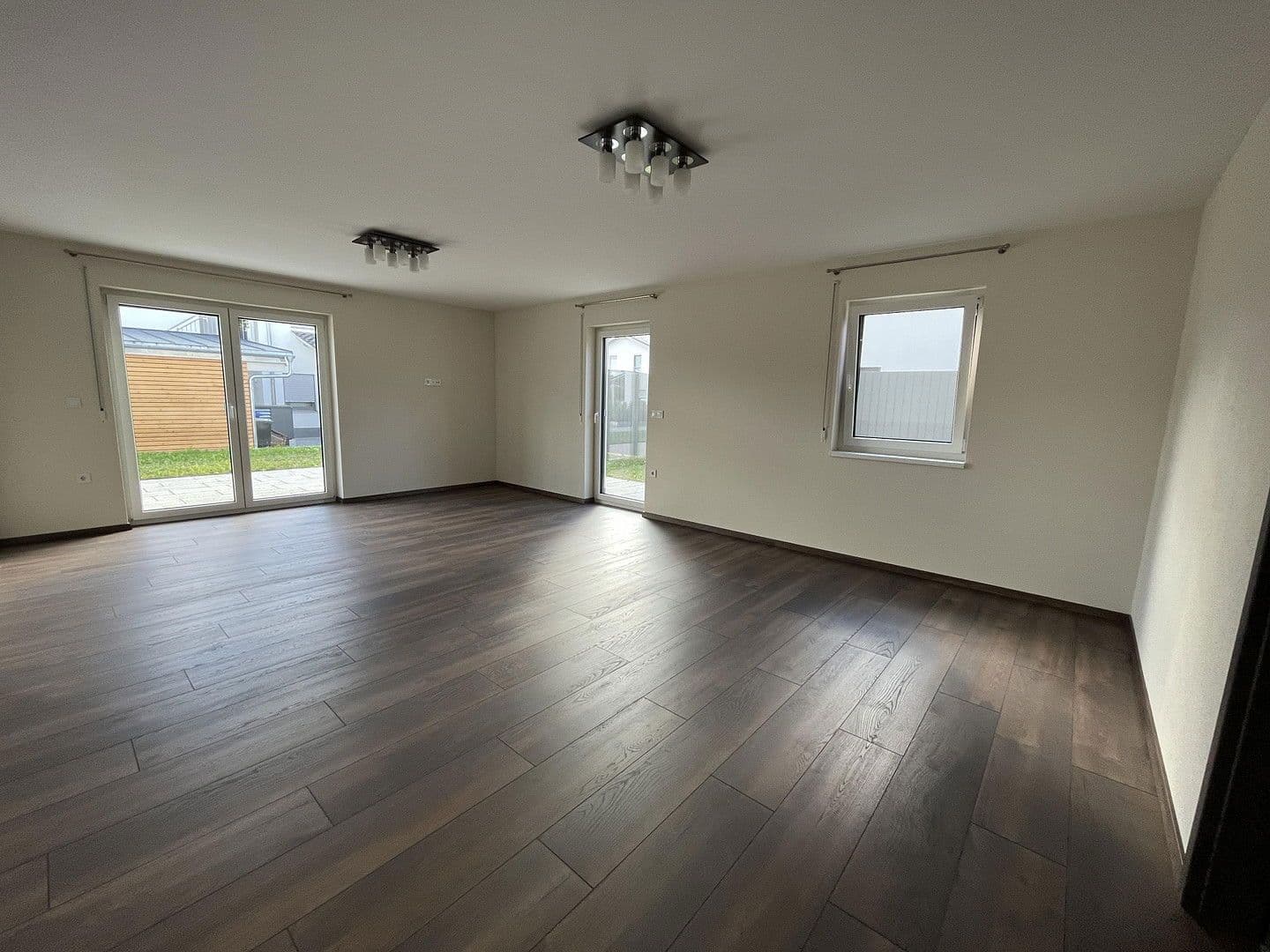 Prodej domu 178 m², pozemek 396 m², Hengersberg, Bavorsko Prodej domu 178 m², pozemek 396 m², Hengersberg, Bavorsko