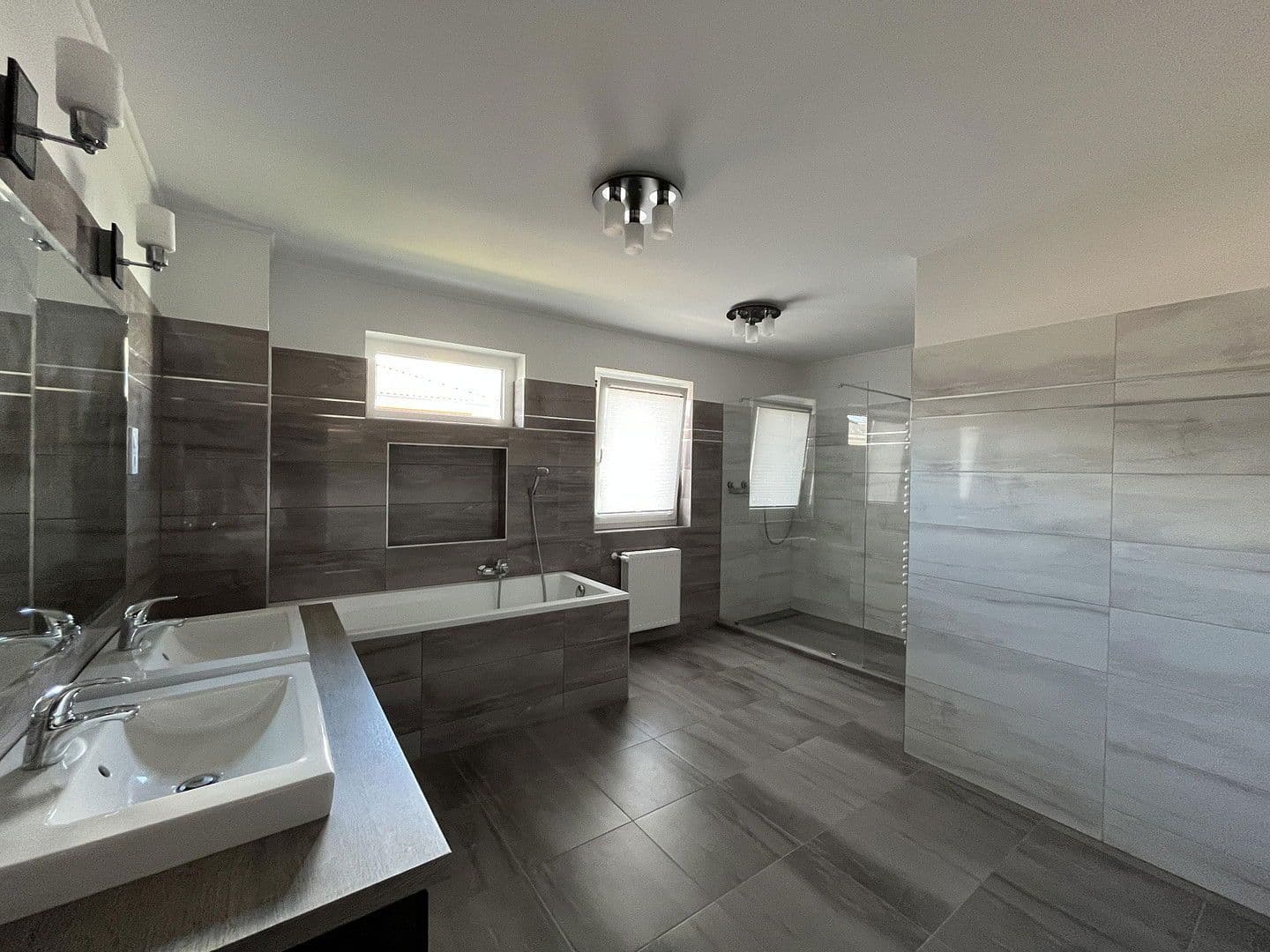 Prodej domu 178 m², pozemek 396 m², Hengersberg, Bavorsko Prodej domu 178 m², pozemek 396 m², Hengersberg, Bavorsko