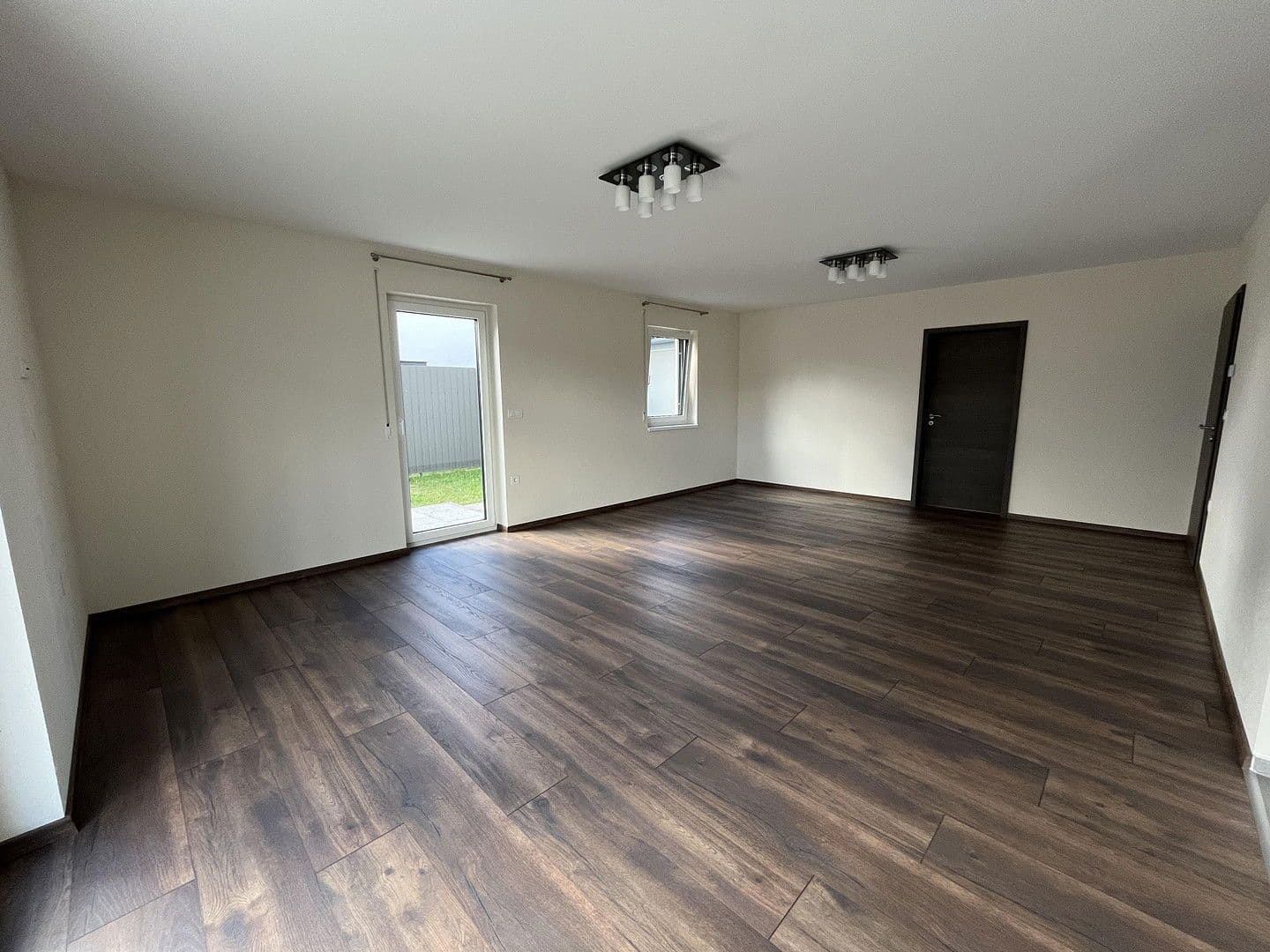Prodej domu 178 m², pozemek 396 m², Hengersberg, Bavorsko Prodej domu 178 m², pozemek 396 m², Hengersberg, Bavorsko