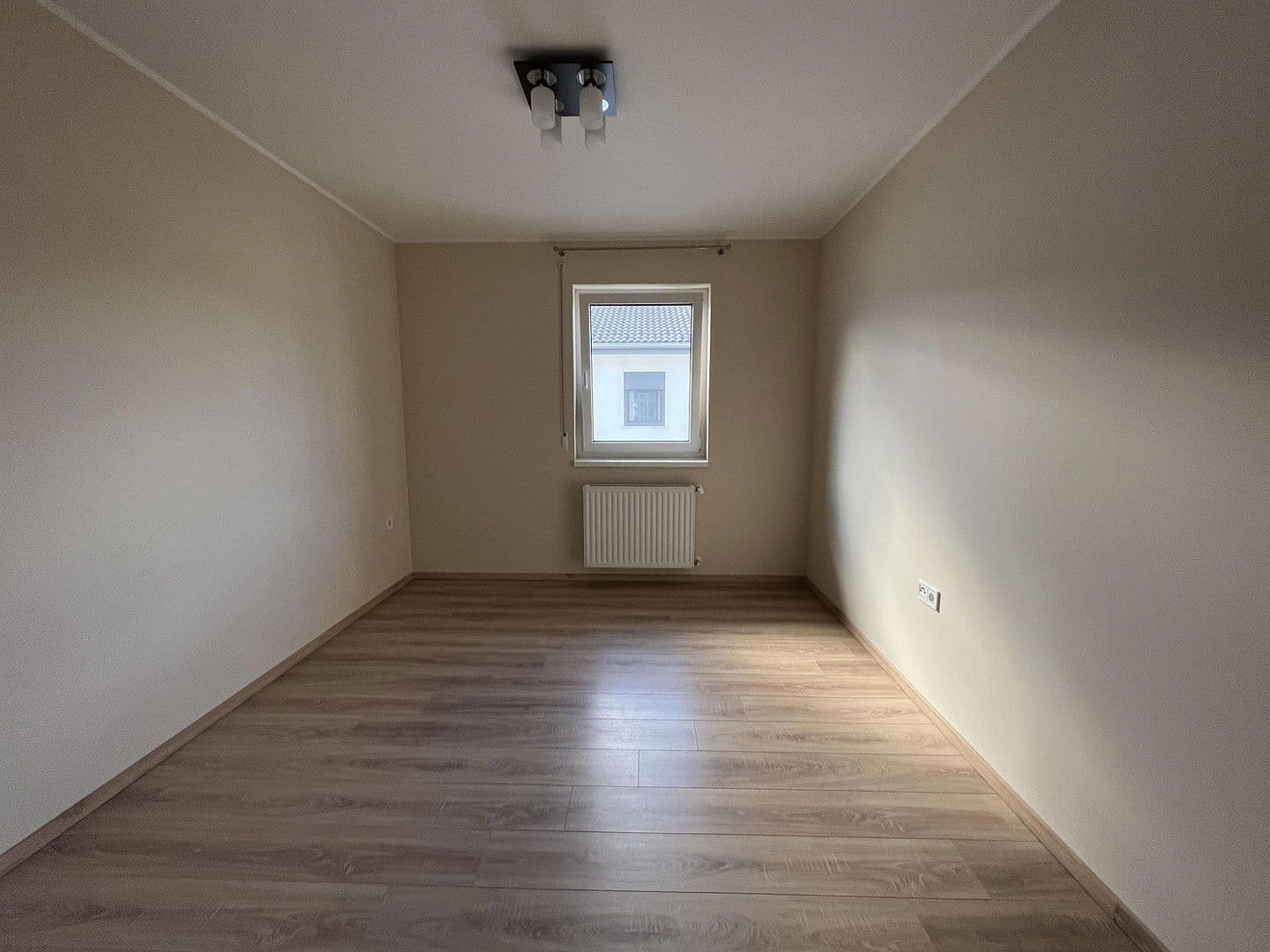 Prodej domu 178 m², pozemek 396 m², Hengersberg, Bavorsko Prodej domu 178 m², pozemek 396 m², Hengersberg, Bavorsko