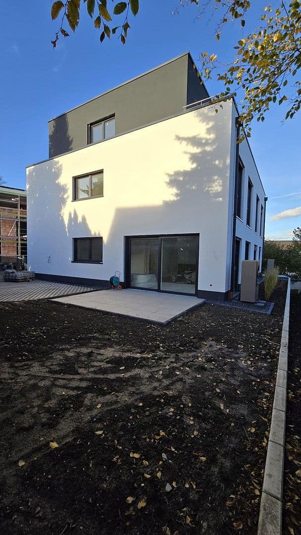 Pronájem domu 152 m², pozemek 100 m², Bornheim, Severní Porýní-Vestfálsko Pronájem domu 152 m², pozemek 100 m², Bornheim, Severní Porýní-Vestfálsko