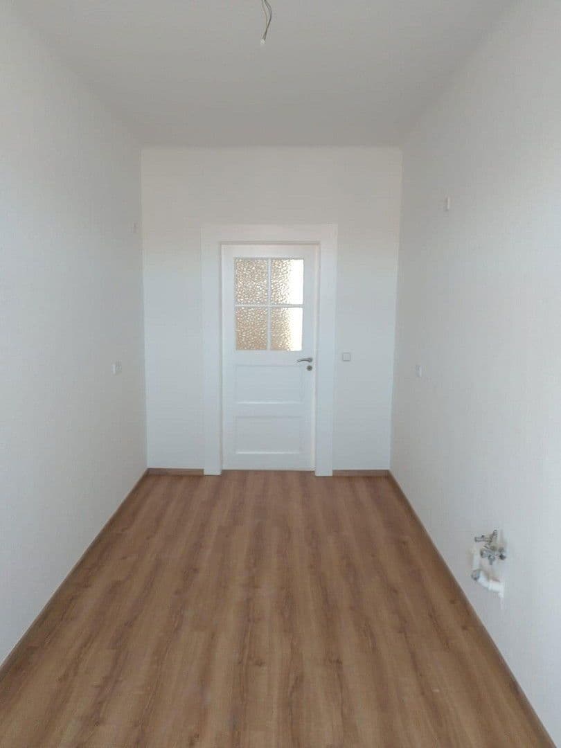 Pronájem bytu 4+1 100 m², Naunhofer Straße 53, Leipzig, Sasko Pronájem bytu 4+1 100 m², Naunhofer Straße 53, Leipzig, Sasko