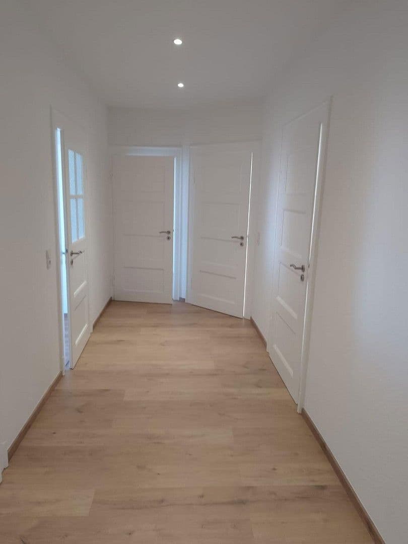 Pronájem bytu 4+1 100 m², Naunhofer Straße 53, Leipzig, Sasko Pronájem bytu 4+1 100 m², Naunhofer Straße 53, Leipzig, Sasko