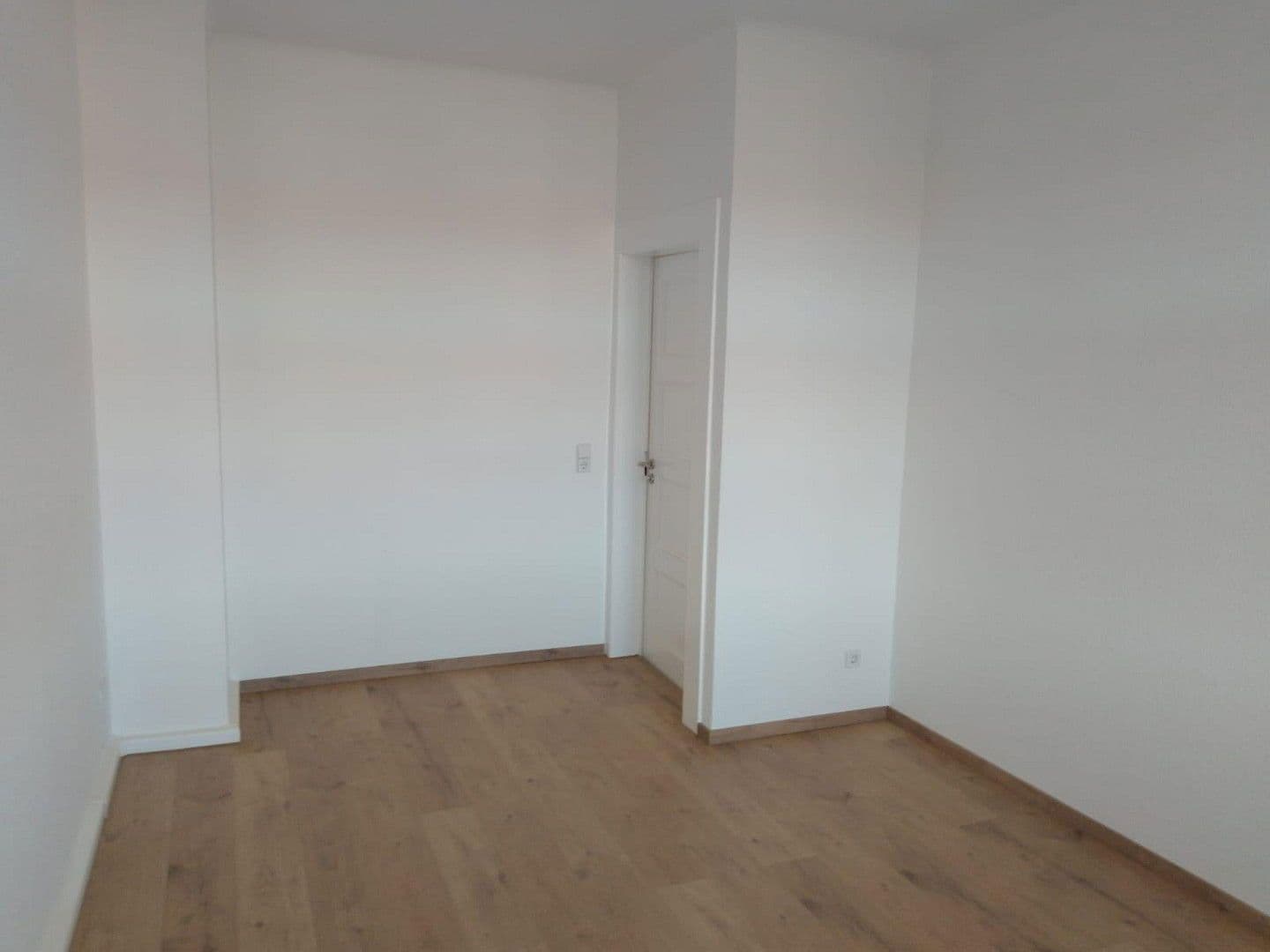 Pronájem bytu 4+1 100 m², Naunhofer Straße 53, Leipzig, Sasko Pronájem bytu 4+1 100 m², Naunhofer Straße 53, Leipzig, Sasko