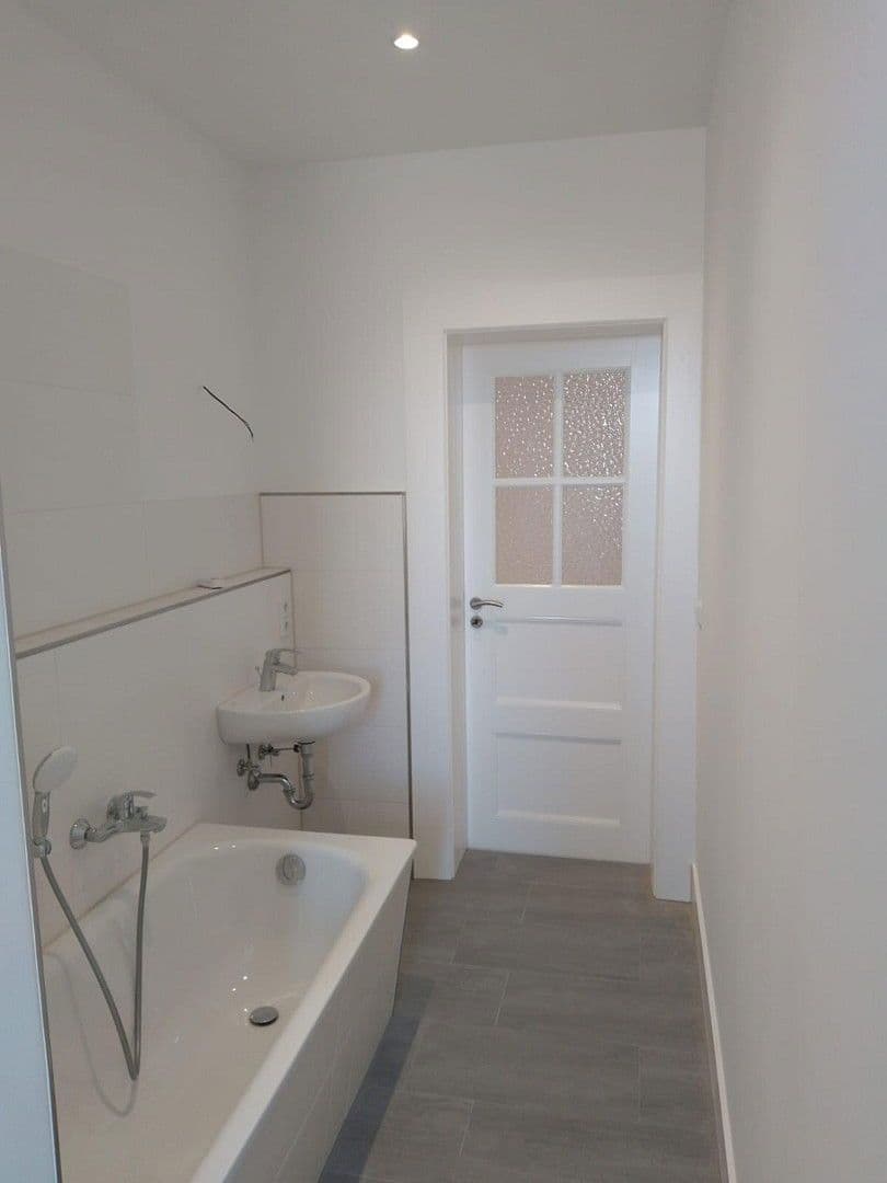 Pronájem bytu 4+1 100 m², Naunhofer Straße 53, Leipzig, Sasko Pronájem bytu 4+1 100 m², Naunhofer Straße 53, Leipzig, Sasko