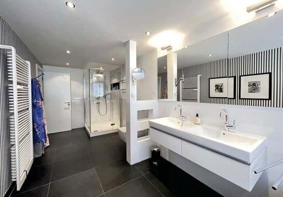 Pronájem bytu 5+1 178 m², Düsseldorf, Severní Porýní-Vestfálsko Pronájem bytu 5+1 178 m², Düsseldorf, Severní Porýní-Vestfálsko