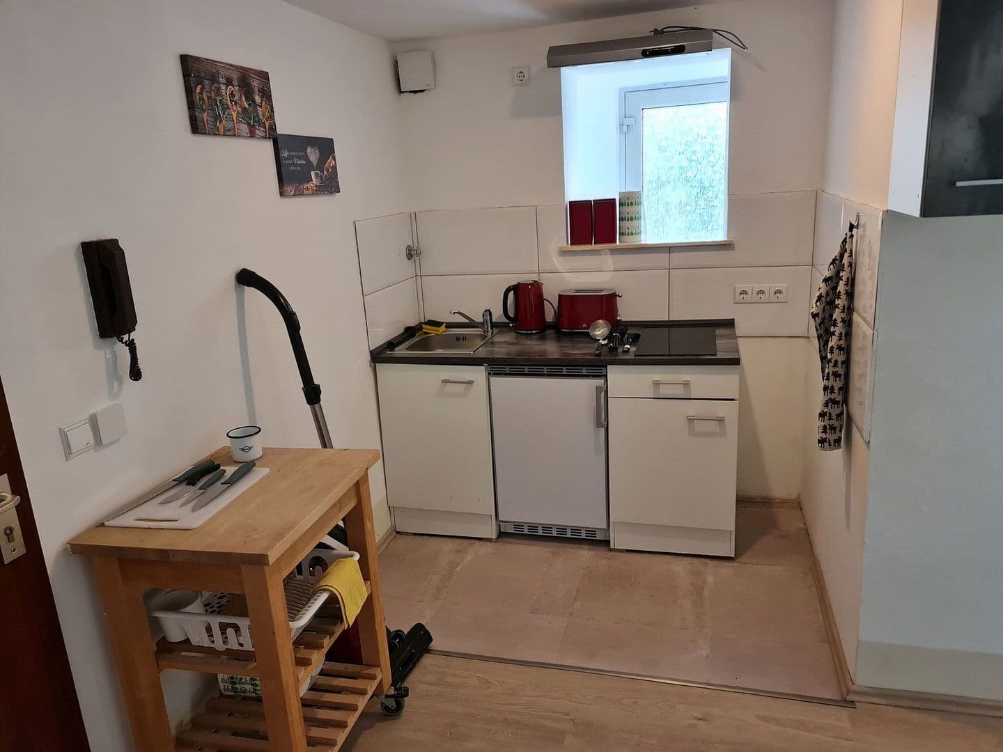 Pronájem bytu 2+1 60 m², Düsseldorf, Severní Porýní-Vestfálsko Pronájem bytu 2+1 60 m², Düsseldorf, Severní Porýní-Vestfálsko