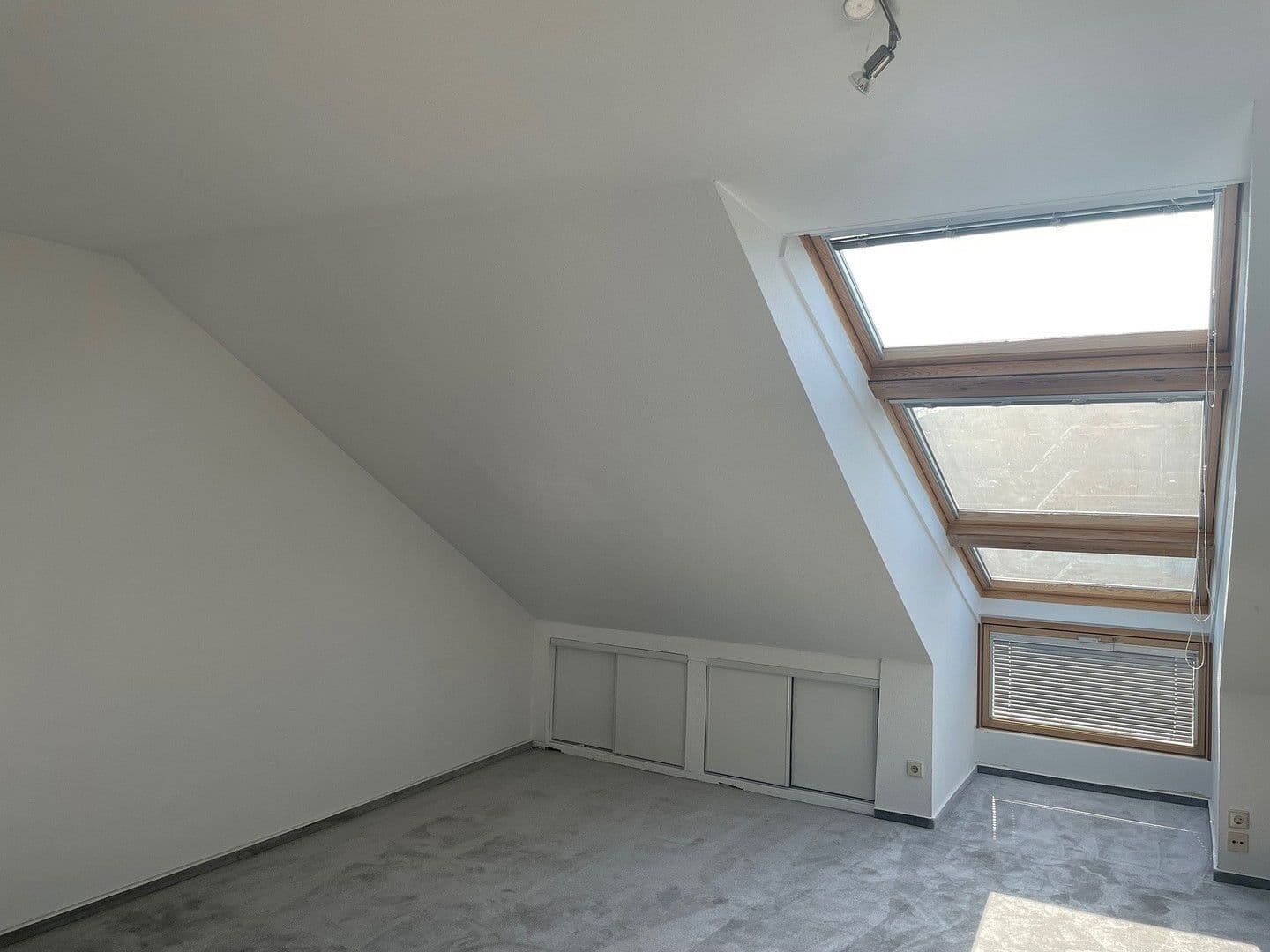 Pronájem bytu 3+kk 102 m², Bonn, Severní Porýní-Vestfálsko Pronájem bytu 3+kk 102 m², Bonn, Severní Porýní-Vestfálsko