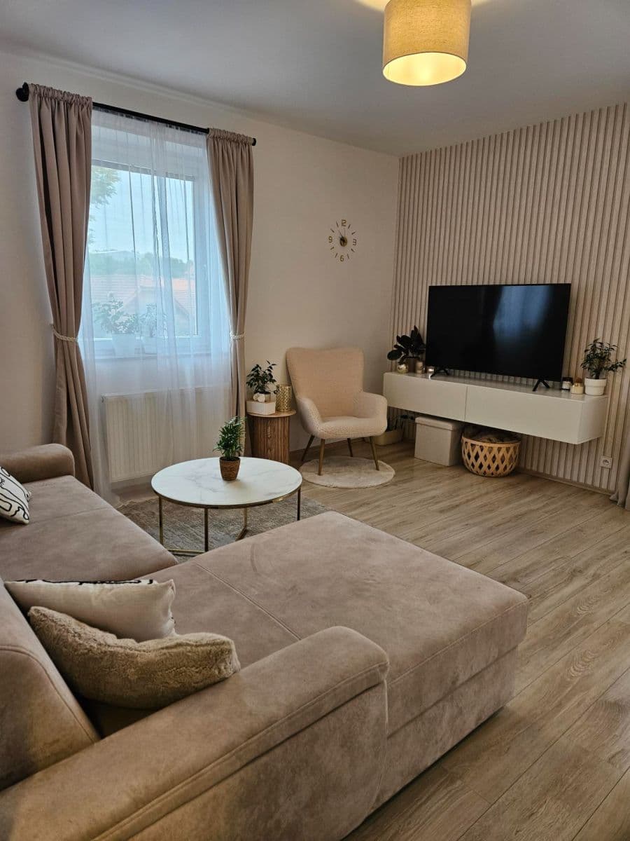 Pronájem bytu 3+kk 60 m², Břežany II, Středočeský kraj Pronájem bytu 3+kk 60 m², Břežany II, Středočeský kraj