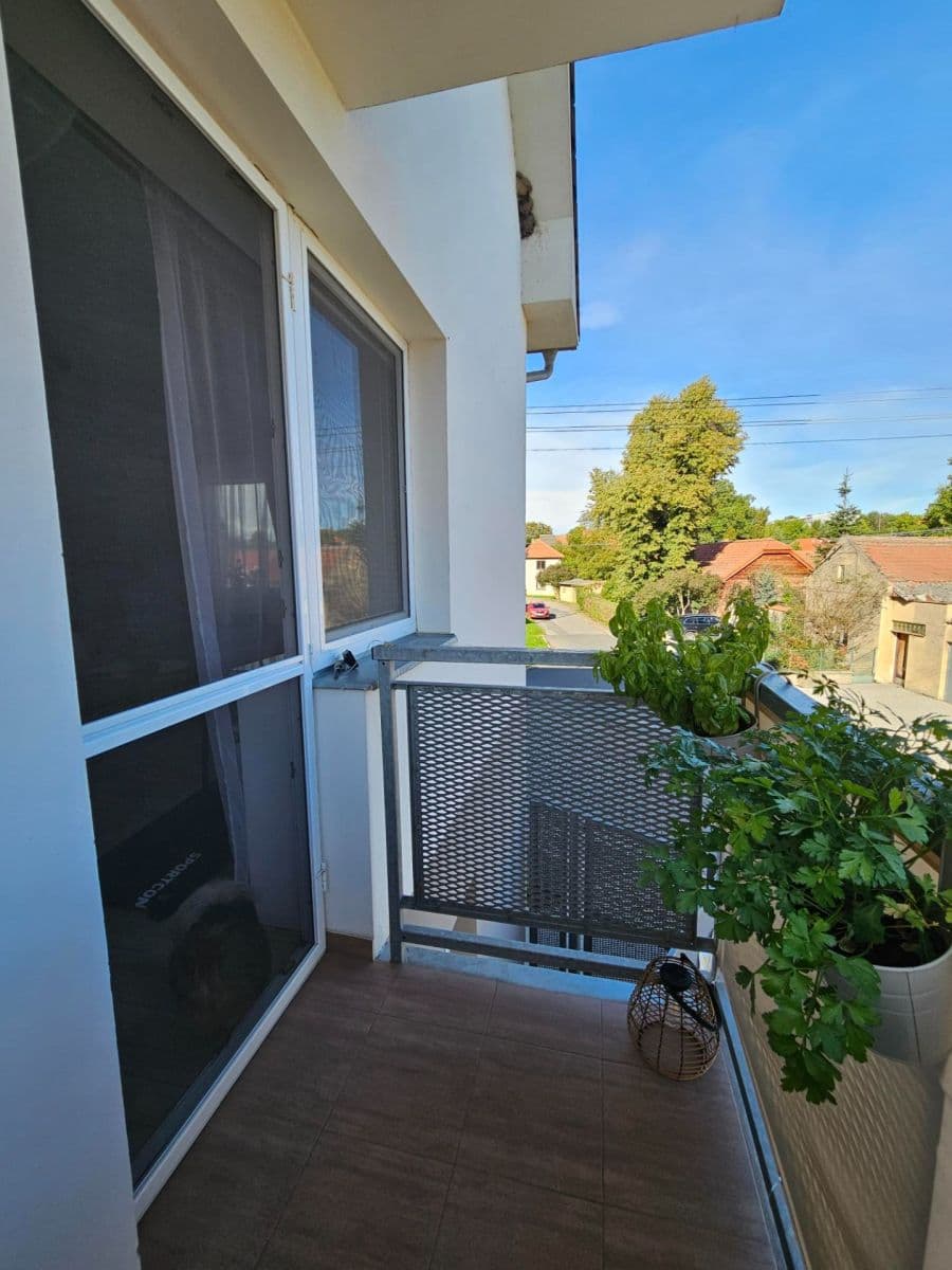 Pronájem bytu 3+kk 60 m², Břežany II, Středočeský kraj Pronájem bytu 3+kk 60 m², Břežany II, Středočeský kraj