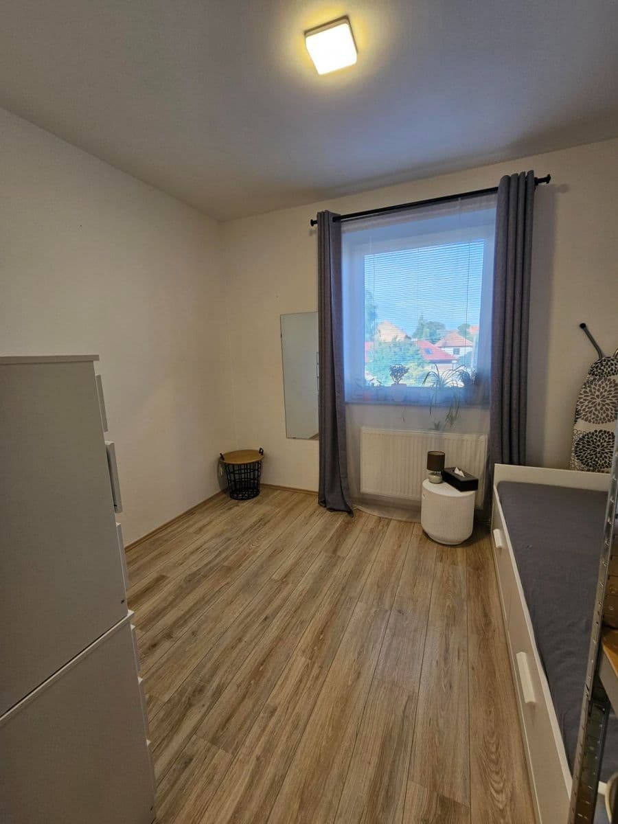 Pronájem bytu 3+kk 60 m², Břežany II, Středočeský kraj Pronájem bytu 3+kk 60 m², Břežany II, Středočeský kraj