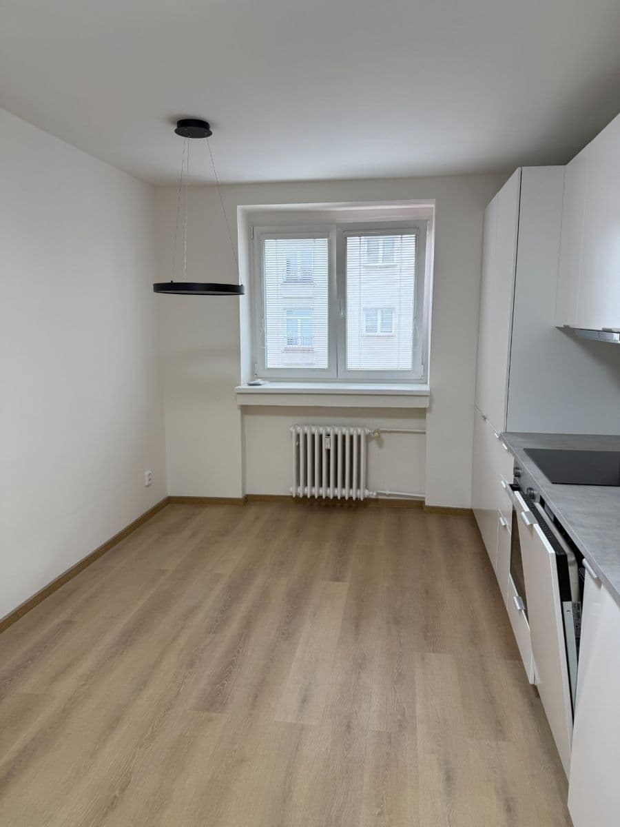 Pronájem bytu 2+1 56 m², Karpatská, Praha, Praha Pronájem bytu 2+1 56 m², Karpatská, Praha, Praha