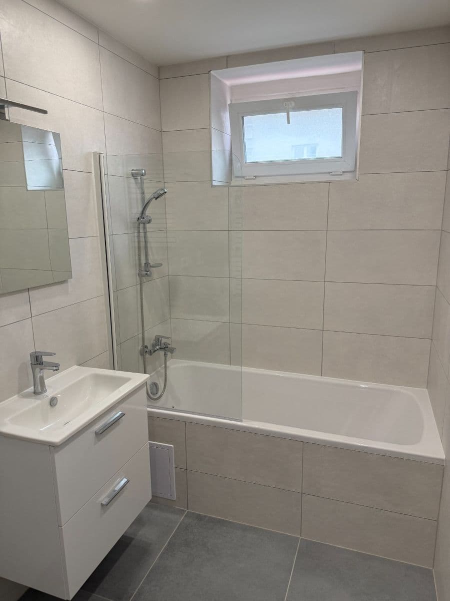 Pronájem bytu 2+1 56 m², Karpatská, Praha, Praha Pronájem bytu 2+1 56 m², Karpatská, Praha, Praha