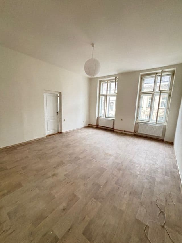 Pronájem bytu 3+1 104 m², Antonína Slavíka, Brno, Jihomoravský kraj Pronájem bytu 3+1 104 m², Antonína Slavíka, Brno, Jihomoravský kraj