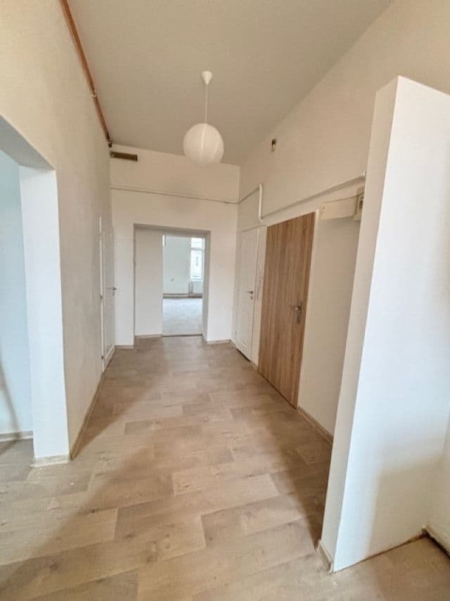 Pronájem bytu 3+1 104 m², Antonína Slavíka, Brno, Jihomoravský kraj Pronájem bytu 3+1 104 m², Antonína Slavíka, Brno, Jihomoravský kraj