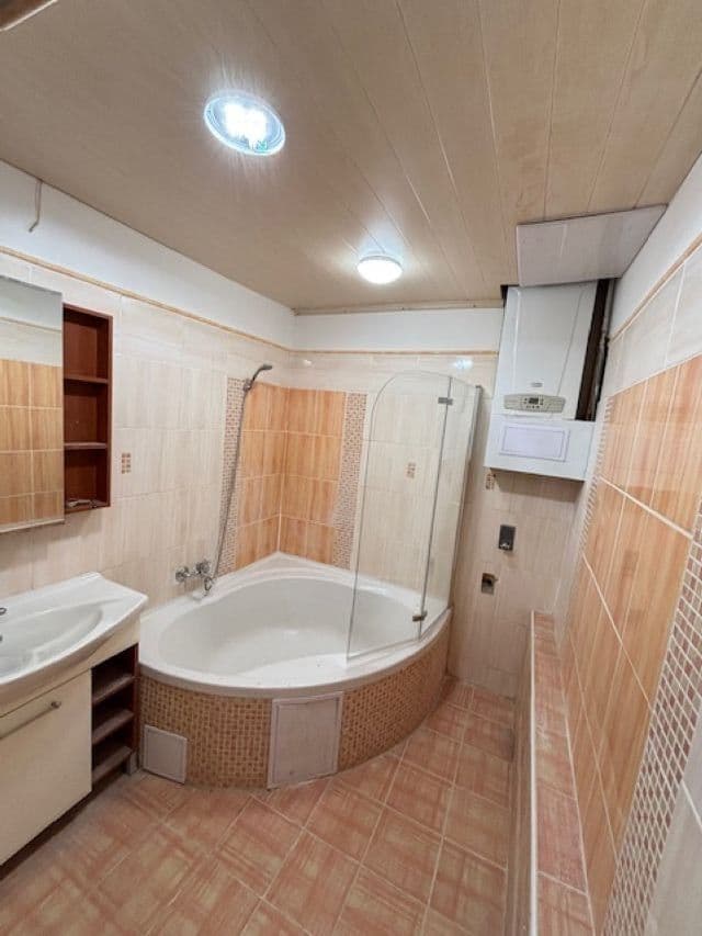 Pronájem bytu 3+1 104 m², Antonína Slavíka, Brno, Jihomoravský kraj Pronájem bytu 3+1 104 m², Antonína Slavíka, Brno, Jihomoravský kraj