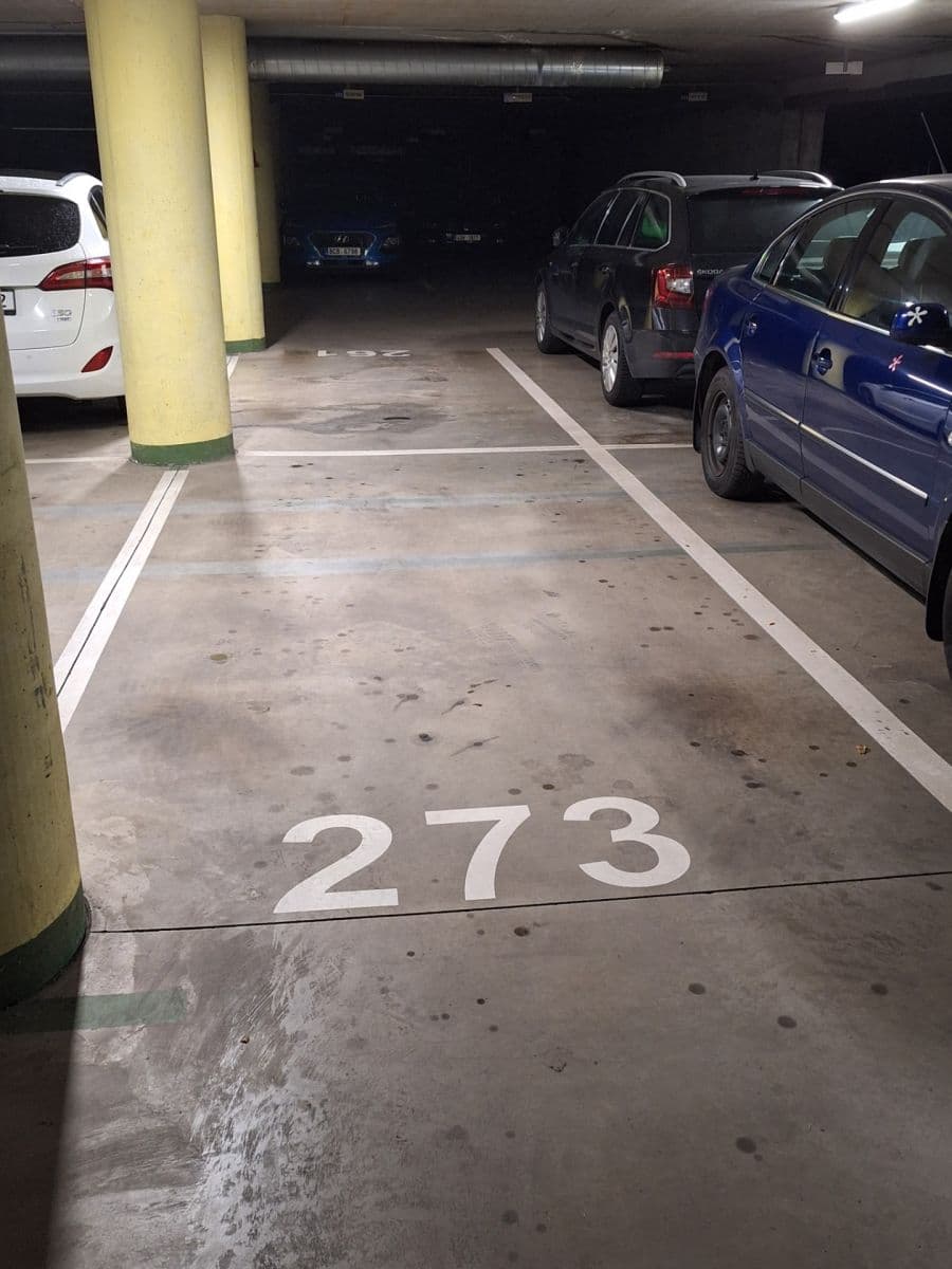 Pronájem garáže 11 m², Pelušková, Praha, Praha Pronájem garáže 11 m², Pelušková, Praha, Praha