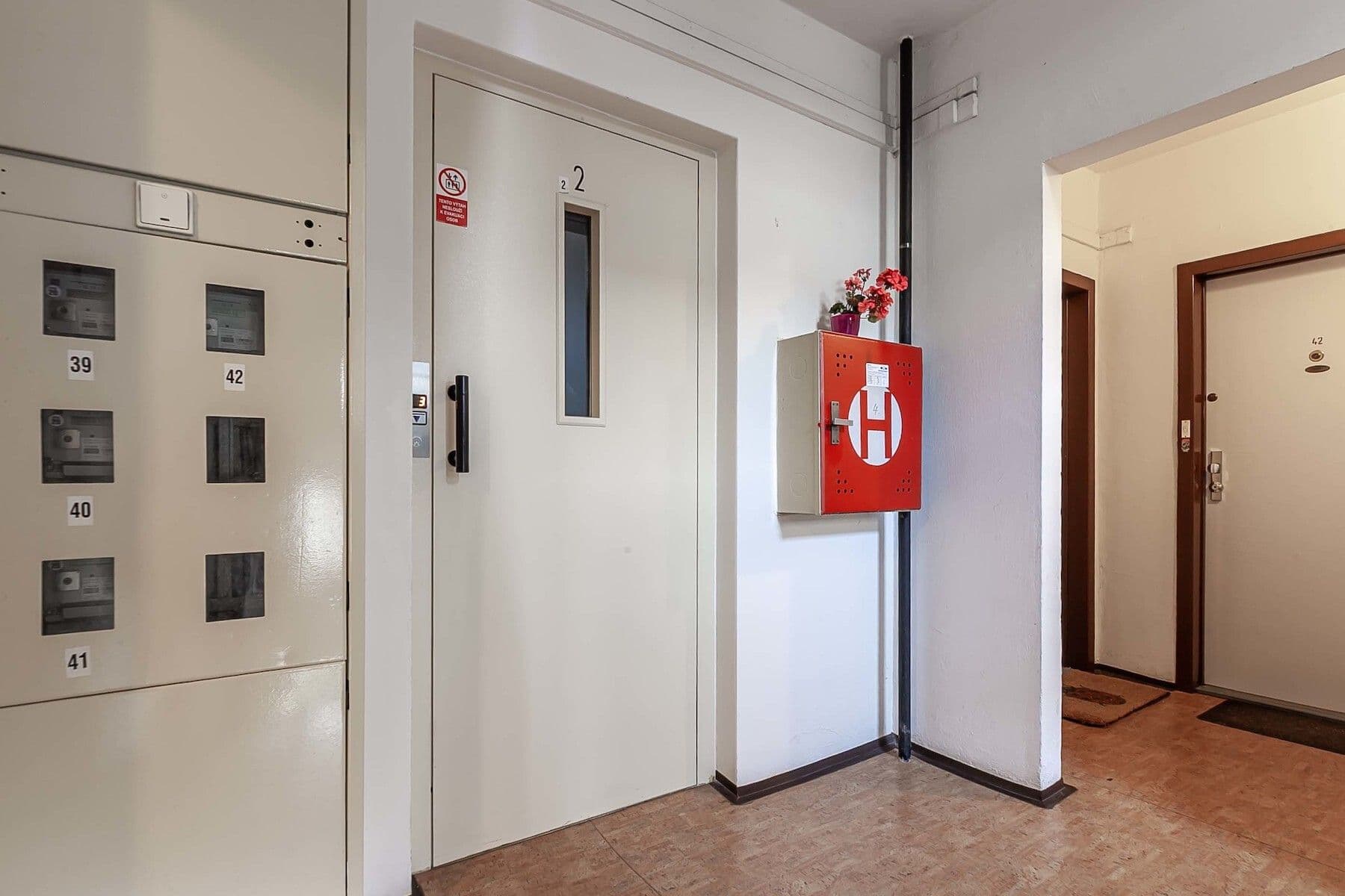 Prodej bytu 2+kk 41 m², Semická, Praha, Praha Prodej bytu 2+kk 41 m², Semická, Praha, Praha