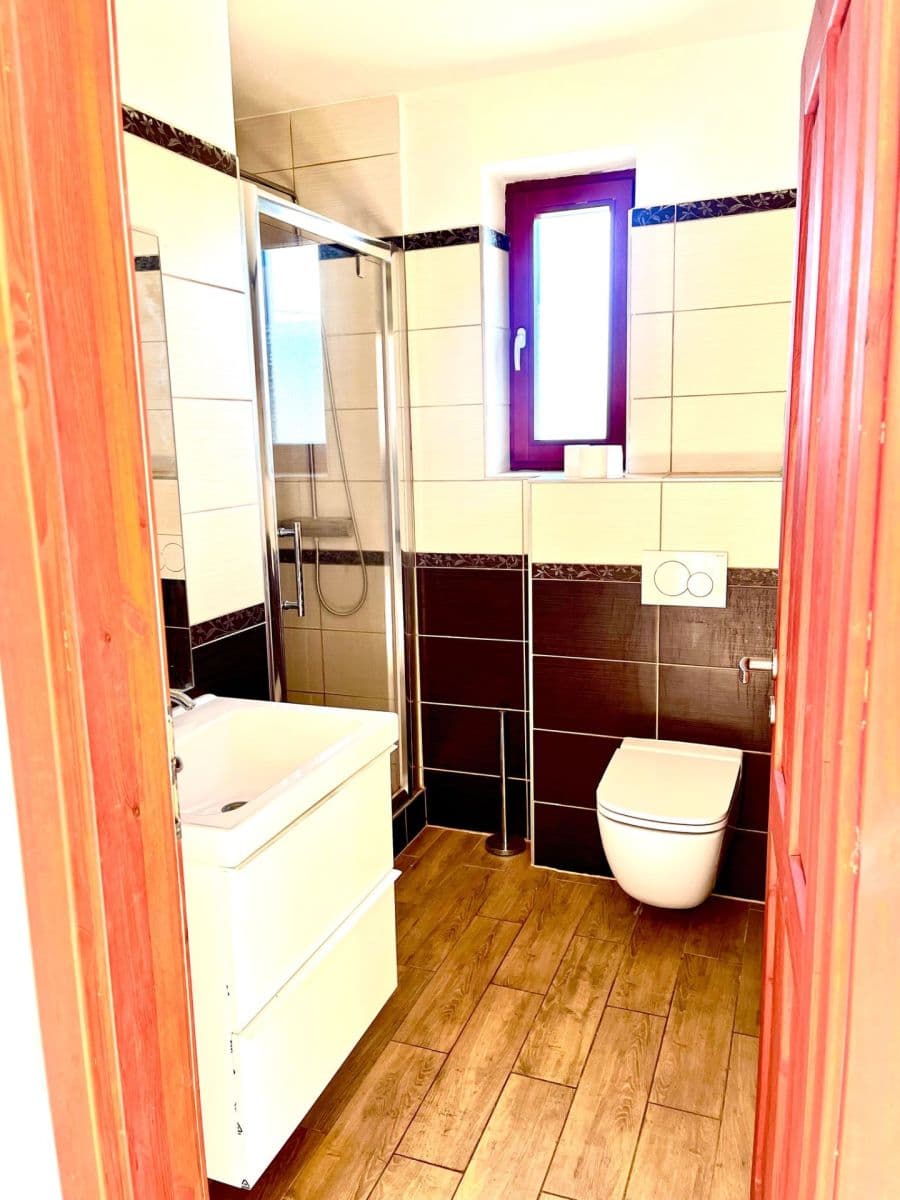 Prodej domu 153 m², pozemek 1.300 m², Velká Buková, Středočeský kraj Prodej domu 153 m², pozemek 1.300 m², Velká Buková, Středočeský kraj