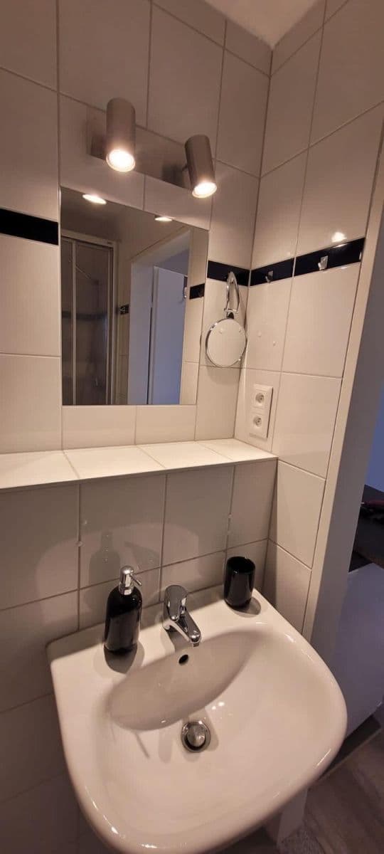 Pronájem bytu 1+kk 26 m², Děčínská, Praha, Praha Pronájem bytu 1+kk 26 m², Děčínská, Praha, Praha