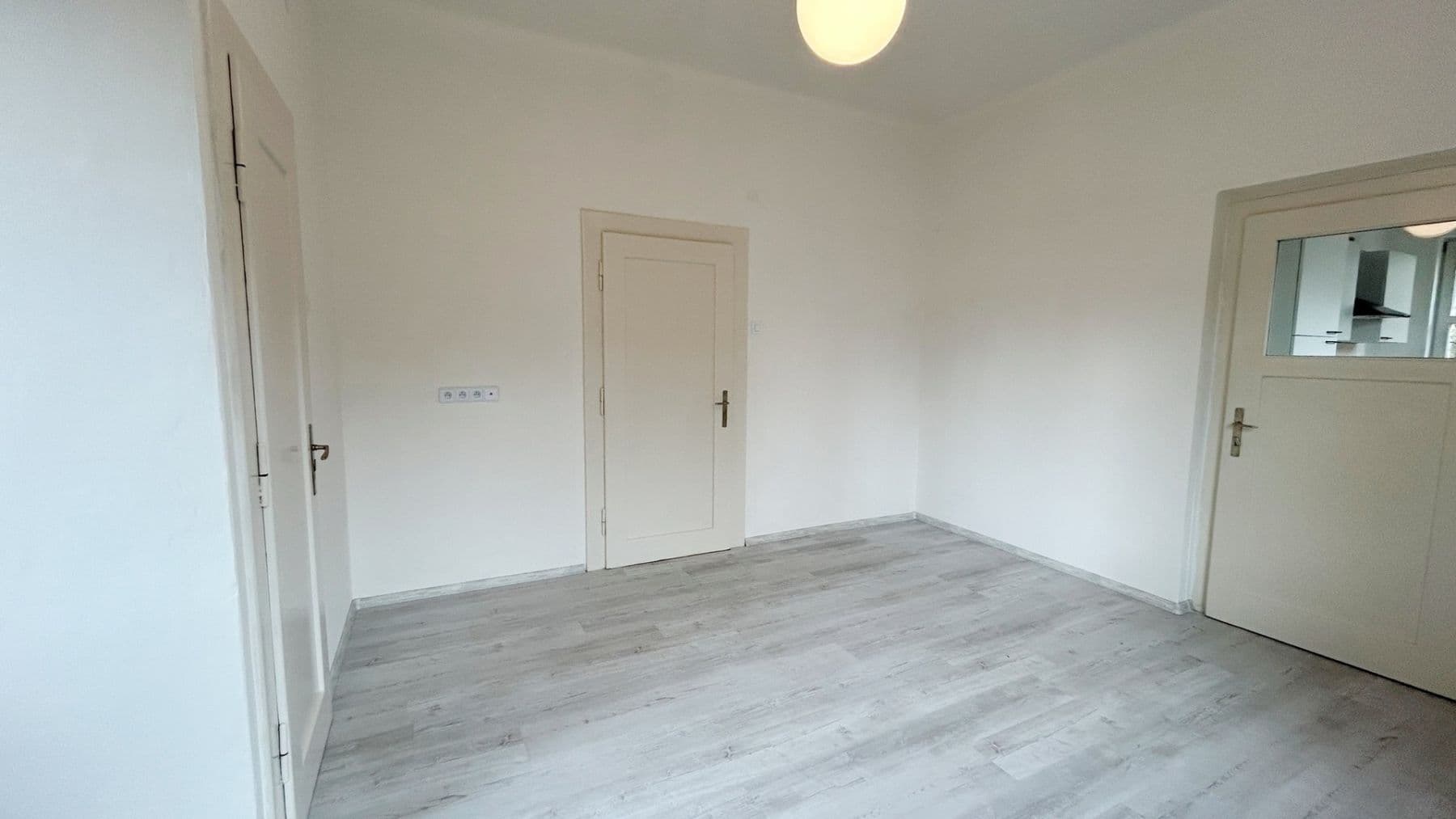 Pronájem bytu 2+1 60 m², Dr. Beneše, Poděbrady, Středočeský kraj Pronájem bytu 2+1 60 m², Dr. Beneše, Poděbrady, Středočeský kraj