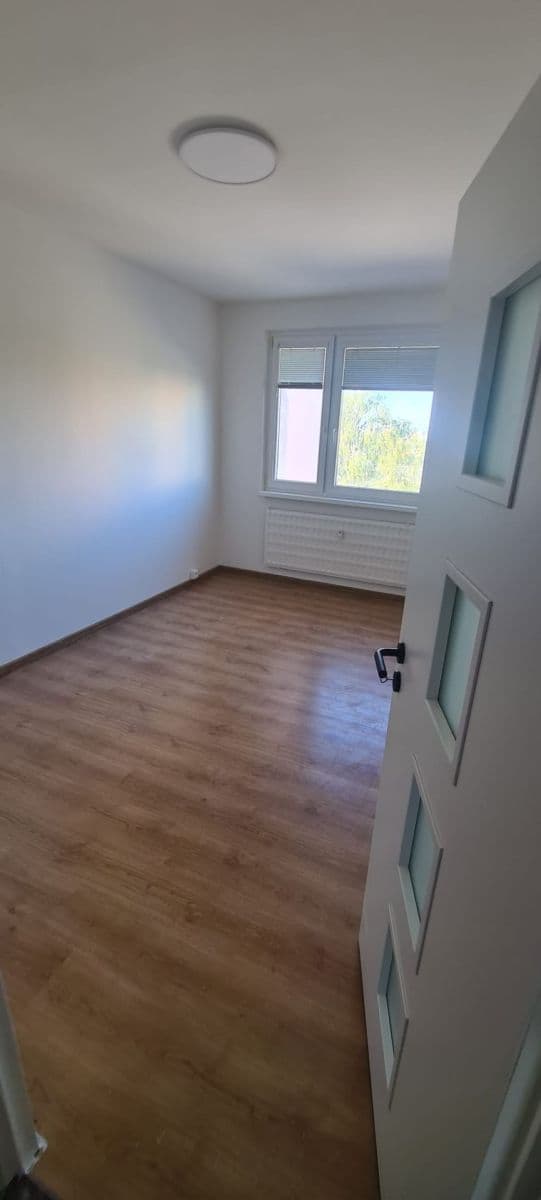 Pronájem bytu 2+1 65 m², Hlboká, Levice, Nitriansky kraj Pronájem bytu 2+1 65 m², Hlboká, Levice, Nitriansky kraj