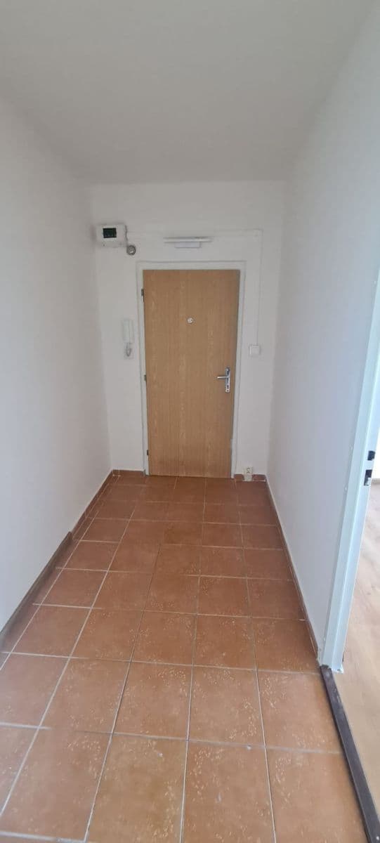 Pronájem bytu 2+1 65 m², Hlboká, Levice, Nitriansky kraj Pronájem bytu 2+1 65 m², Hlboká, Levice, Nitriansky kraj