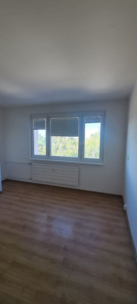 Pronájem bytu 2+1 65 m², Hlboká, Levice, Nitriansky kraj Pronájem bytu 2+1 65 m², Hlboká, Levice, Nitriansky kraj