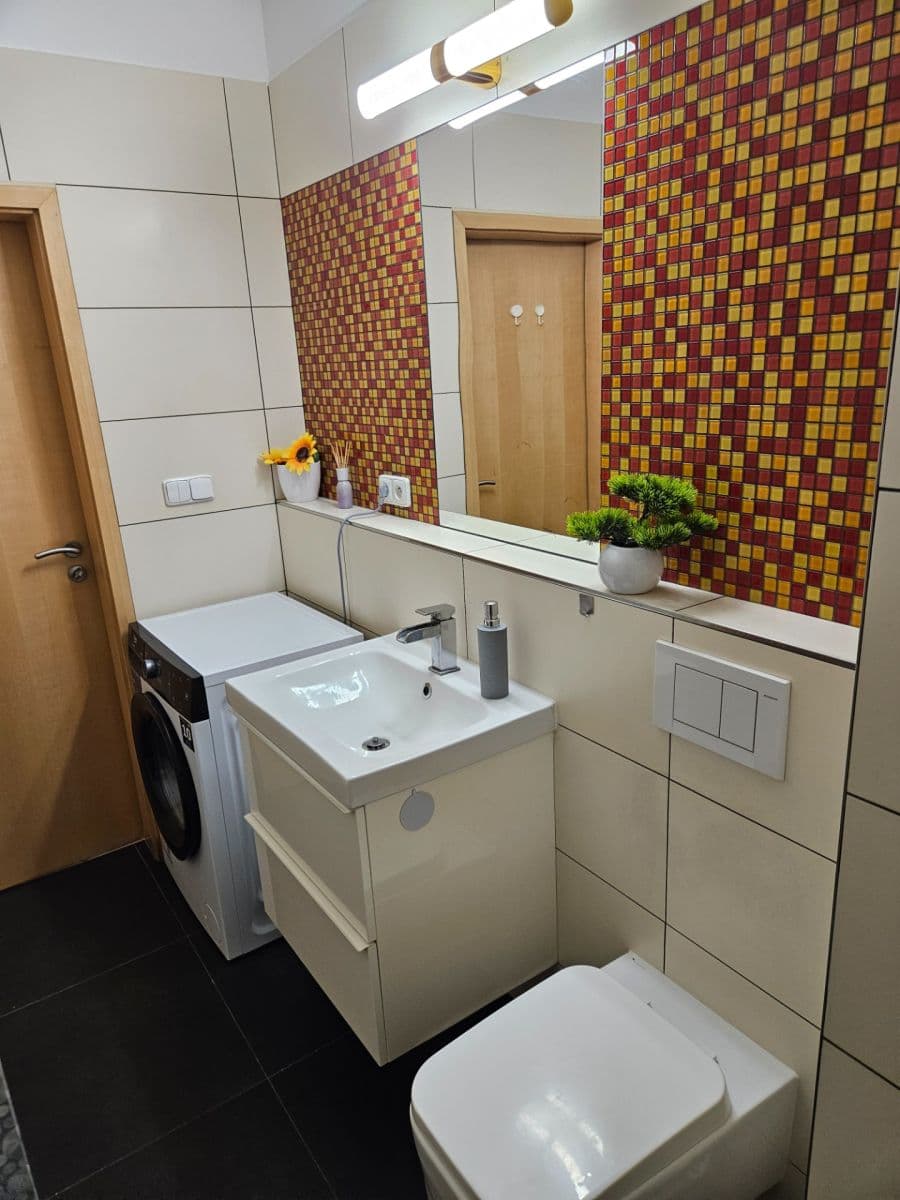 Pronájem bytu 2+kk 84 m², Mikanova, Praha, Praha Pronájem bytu 2+kk 84 m², Mikanova, Praha, Praha