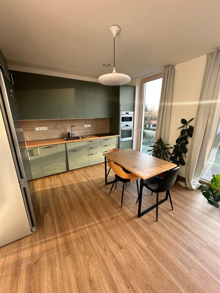 Pronájem bytu 2+kk 55 m², Náchodská, Tábor, Jihočeský kraj Pronájem bytu 2+kk 55 m², Náchodská, Tábor, Jihočeský kraj