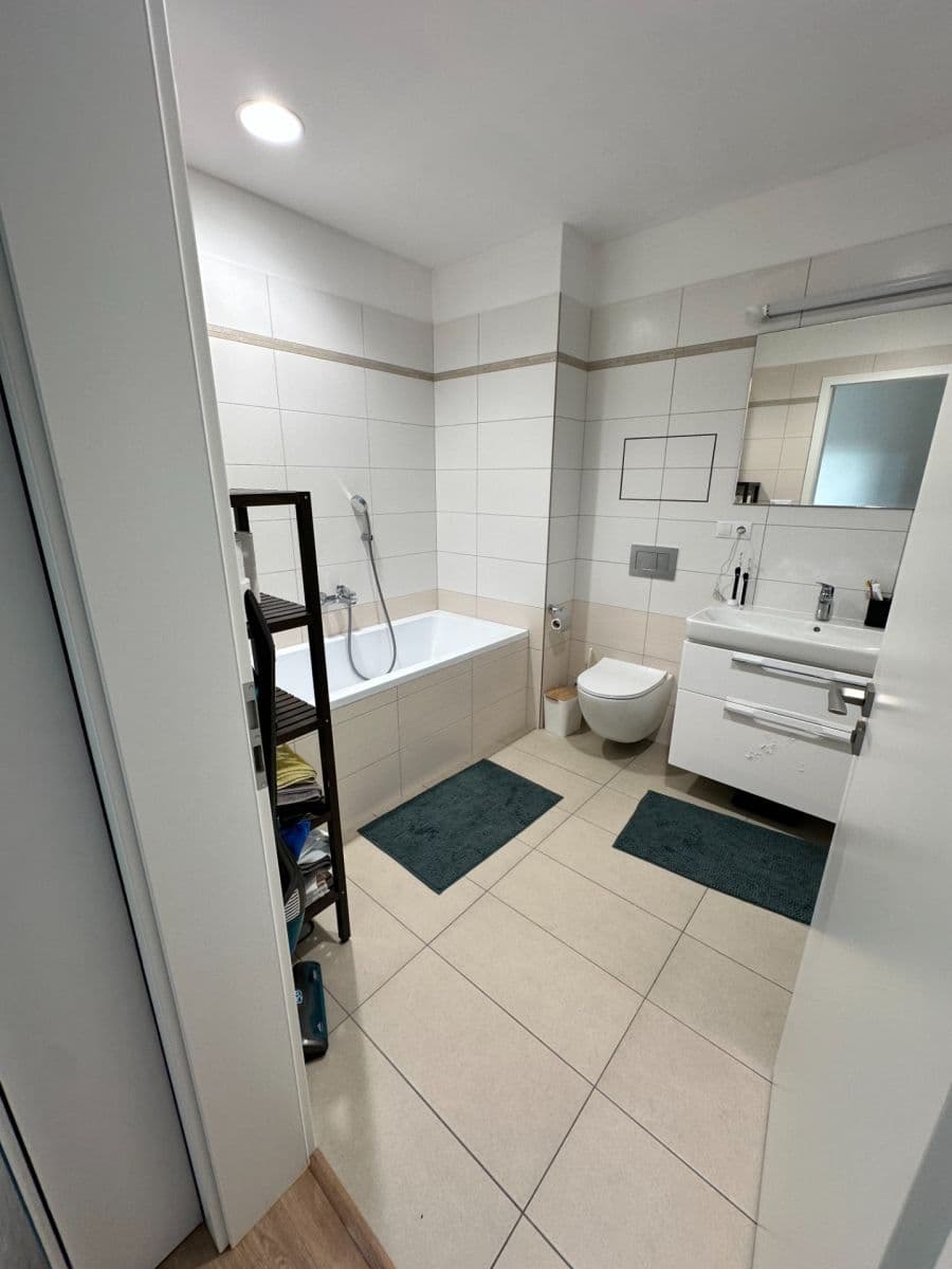 Pronájem bytu 2+kk 55 m², Náchodská, Tábor, Jihočeský kraj Pronájem bytu 2+kk 55 m², Náchodská, Tábor, Jihočeský kraj