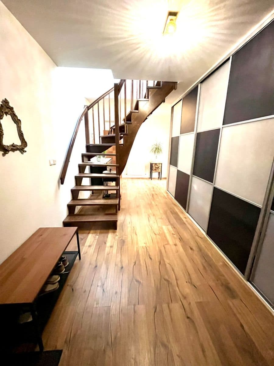 Prodej bytu 3+1 136 m², Andrštova, Praha, Praha Prodej bytu 3+1 136 m², Andrštova, Praha, Praha