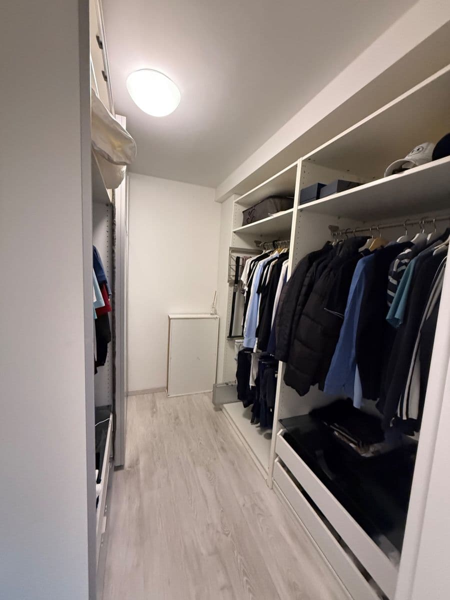 Prodej bytu 2+1 110 m², Osadní, Praha, Praha Prodej bytu 2+1 110 m², Osadní, Praha, Praha