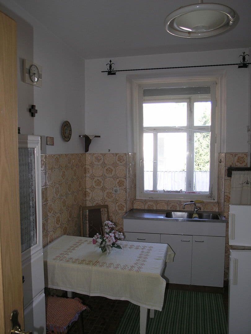 Pronájem bytu 4+kk 92 m², Bergstrasse 10, Lörrach, Bádensko-Württembersko Pronájem bytu 4+kk 92 m², Bergstrasse 10, Lörrach, Bádensko-Württembersko