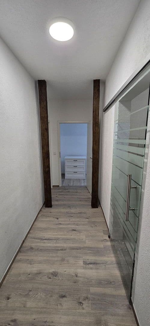 Pronájem bytu 1+1 32 m², Duisburgerstraße 22, Bad Cannstatt, Bádensko-Württembersko Pronájem bytu 1+1 32 m², Duisburgerstraße 22, Bad Cannstatt, Bádensko-Württembersko